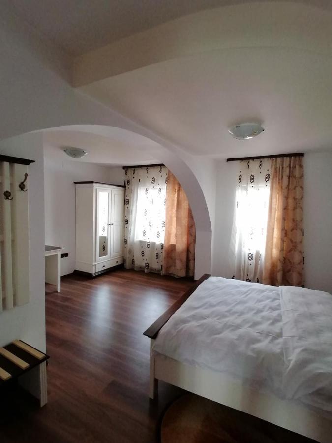 Hotel Casa Poenaru Kimpulung Mołdawski Zewnętrze zdjęcie