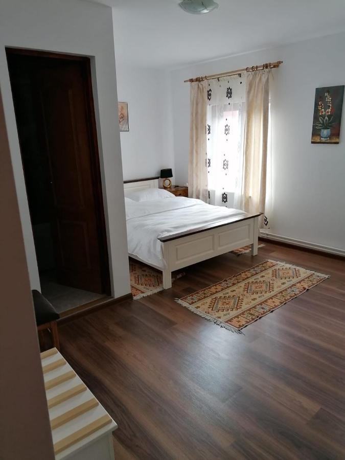 Hotel Casa Poenaru Kimpulung Mołdawski Zewnętrze zdjęcie