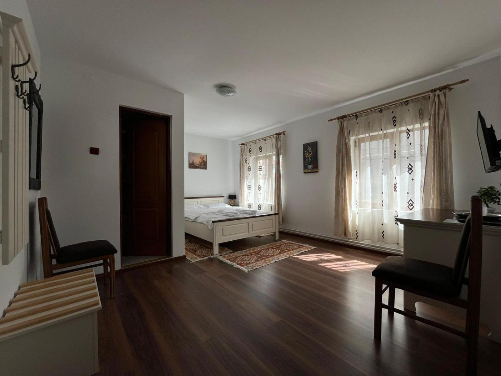 Hotel Casa Poenaru Kimpulung Mołdawski Zewnętrze zdjęcie