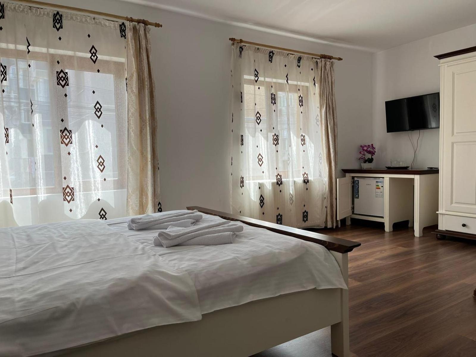Hotel Casa Poenaru Kimpulung Mołdawski Zewnętrze zdjęcie